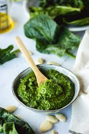 Pesto D Epinards Vegetal Cuisiner Les Legumes De Saison Recette En 2020 Pesto D Epinard Recette Pesto Cuisiner Les Legumes