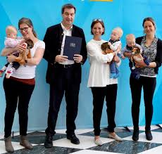 Nur auf einen spaziergang mit seinen beiden. Markus Soder En Twitter Die Ubernahme Der Ehrenpatenschaften Fur Drillinge Durch Den Ministerprasidenten Ist Eine Besondere Anerkennung Fur Die Familien Wir Freuen Uns Mit Den Kinderreichen Familien Und Unterstutzen Sie Denn Bayern