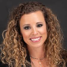 About Courtney Lune de la Fuente