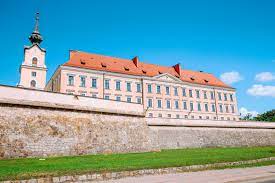 Old world literature romantic landscape history places nature poland literatura. 12 Najlepszych Noclegow W Poblizu Zamku W Rzeszowie Noclegi Zamek W Rzeszowie Meteor