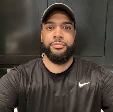 DeVry body atop Debrie Parvo stix.