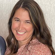 Hilary Jensen's Instagram, Twitter & Facebook