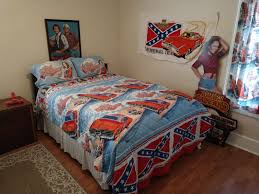 Available in twin (68 x 86), full/queen (90 x 90) and king (102 x 90). Rebel Flag Comforter Comfort