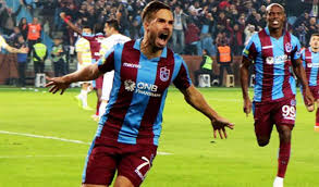 Dakikada sahneye çıkan burak yılmaz, şık bir kafa 3. Trabzonspor Konyaspor Macina Odaklandi