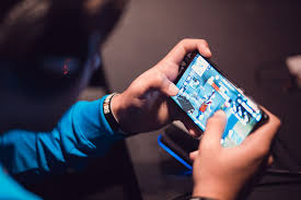 O game disponibilizado pela garena foi considerado o melhor jogo mobile de 2018 e é um dos mais populares nas lojas virtuais. Free Fire Jogadores E Influenciadores Apontam Qual E O Celular Ideal Para Jogar Tudocelular Com