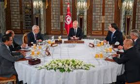 #قيس_سعيد #راشد_الغنوشي#تونس لا تنسوا الاشتراك في القناة وتفعيل الجرس لتتمكنوا من متابعة اخر الاخبار. ÙÙŠ Ø§Ø¬ØªÙ…Ø§Ø¹ Ø§Ù„Ø£Ù…Ø³ Ù‚ÙŠØ³ Ø³Ø¹ÙŠ Ø¯ ÙŠØ±ÙØ¹ Ø§Ù„Ø¬Ù„Ø³Ø© ØºØ§Ø¶Ø¨Ø§ Ø¨Ø³Ø¨Ø¨ Ø§Ù„ØºÙ†ÙˆØ´ÙŠ ØªÙˆÙ†Ø³ Ù„Ù„Ø§Ø¹Ù„Ø§Ù…