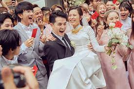 Nghe bài hát ta là của nhau chất lượng cao 320 kbps lossless miễn phí. Fan Ä'oi Ä'i Ä'am CÆ°á»›i Tung áº£nh Kho Ä'á»¡ Thá»i Má»›i Yeu Cá»§a Ä'ong Nhi Va Ong Cao Tháº¯ng