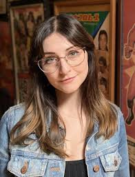 Claire Downs's Instagram, Twitter & Facebook