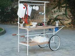 Approda A Milano Q Cina La Cucina Mobile Su Ruote Per Lo Street Food Mobile Kiosk Food Stands Interior