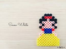 私の趣味 new白雪姫 前のプリンセスたちは 私がアイロンビーズを始めた3年くらい前に作ったもので 3年前と今とではちょっと上手に作れるようになったかなー ほんのちょっとの違いですけどね きいろ ピーチ くろ あか あお使用 アイロンビー パーラー