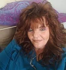 Debbie Demaio's Instagram, Twitter & Facebook