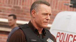 Chicago PD: Why does Jason Beghe have a raspy voice?