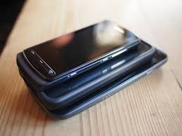 Nokia 700, iPhone 4 (with bumper ...