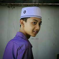 Gus azmi memiliki tiga adik dengan nama naufal, rara dan ahmad. Biodata Gus Azmi Askandar Profile Lengkap Biografi Keluarga Fakta Dan Foto Seleb Squad