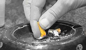 Même maintenant, suivre dans la rue quelqu'un qui fume me tente. 8 Bonnes Raisons D Arreter De Fumer Meme Apres 50 Ans Passionsante Be