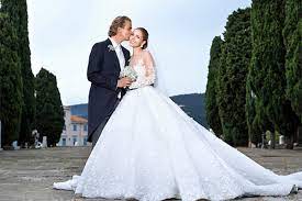 Die besten ideen für hochzeit swarovski beste wohnkultur. Victoria Swarovski Trug Ein Hochzeitskleid Fur 800 000 Euro Hochzeitskleid Swarovski Hochzeitskleid Victoria Swarovski Hochzeit