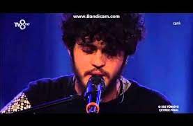 Emre Sertkaya Saclarini Yol Getir O Ses Turkiye Ceyrek Final Youtube O Ses Turkiye Music The Voice
