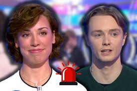 🚨'#Pasapalabra' hace saltar las alarmas con lo sucedido entre Rosa y Manu  en plató