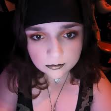 Selena Rowe (@ladyimora) • Instagram photos and videos