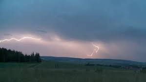 Der deutsche wetterdienst (dwd) hat die warnung vor schweren gewittern auf den osten deutschlands ausgeweitet. Wetter In Deutschland Meteorologen Warnen Vor Besonders Gefahrlichem Phanomen Welt
