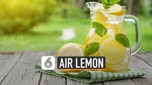 Minum air perasan lemon (jus lemon) yang dicampur dengan air hangat memiliki banyak manfaat beberapa manfaat minum air lemon hangat diantaranya adalah mengendalikan berat badan minuman jus lemon hangat ini mengurangi kelebihan sekresi dahak yang biasanya menyertai bila. Berita Air Lemon Hari Ini Kabar Terbaru Terkini Liputan6 Com
