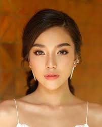 Maybe you would like to learn more about one of these? 9 Contoh Realistis Make Up Wisuda Natural Sampai Bold Yang Bisa Dikreasikan Sendiri