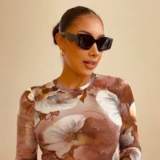 Raw sushi and a good ol bologna sandwich. Very random. 😂😂