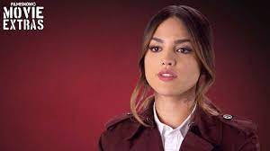 Мать — бывшая мексиканская модель гленда рейна. Baby Driver On Set Visit With Eiza Gonzalez Darling Youtube