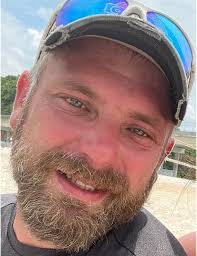 Allison Marlow's Instagram, Twitter & Facebook