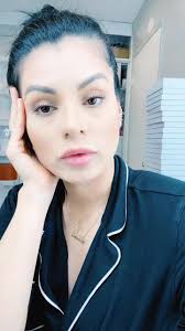 Hahaha esta cuarentena...! #lacasadelasflores #fmp