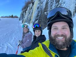 What are some family friendly skiing options near Syracuse, NY?