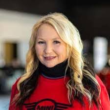 Donna Keane's Instagram, Twitter & Facebook