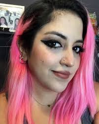 Leah Bellamy's Instagram, Twitter & Facebook