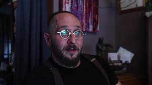 Omaha 'eggplant' house draws lots of looks — and visitors