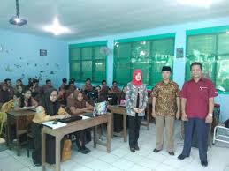 Itu salah satu (pembelajaran) yang kami sarankan agar ada interaksi. Bangun Suasana Kondusif Dan Menyenangkan Dalam Pembelajaran Di Kelas Melalui Game Kumpulan Artikel Dan Berita Pendidikan Indonesia Berbasis Tehnologi Digital