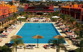 Book online and get the cheapest offers at 335 hotels in algarve. 1 Woche Portugal Algarve Im Super 4 Sterne Hotel Inkl Fruhstuck Flug Fur 241 Reisetiger