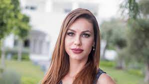 She has been married to burak talu since september 28, 2010. Csosz Bogi Ferjet Ostromoljak A Magyar Nok Ezert A Torok Milliardosert Vannak Oda Hazai Sztar Femina