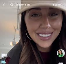 Is there a Dede Raad snark group! This woman is morphing into Sara, her  sense of style is horrible! : r/sarahknuthsnark1