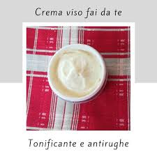 4 gocce di olio essenziale di lavanda e/o 1 perla o goccia di vitamina e Crema Viso Fai Da Te Tonificante E Antirughe Creme Viso Fai Da Te Creme Viso Fatte In Casa Cosmetici Naturali Fai Da Te