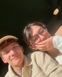 Kayla's mom and dog are obsessed with me☀️🚃