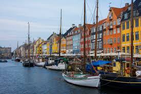 Once the seat of vikings and later a major north european power, denmark has evolved into a modern, prosperous nation that is participating in the general political. Danemark France