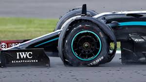 Lewis Hamilton Recounts Amazing Finish To British Gp Victory F1 News Https Www Skysports Com F1 News 12433 Lewis Hamilton British Grand Prix Mercedes Lewis