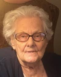 Iris Muriel's Instagram, Twitter & Facebook