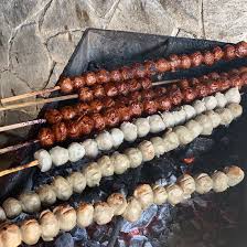 Baso bakar merupakan jajanan yg banyak di sukai anak2,remaja dan semua kalangan,,sering kita jumpai di sepanjang pinggir jalan tapi kebanyakan baso sapi nya campuran ya dan kita tidak tahu itu sehat atau tidak,,untuk kali ini saya akan berbagi resep baso sapi yg sehat by. Bakso Bakar Trowulan Malang Restaurant Reviews Photos Tripadvisor