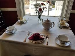 Follow our easy table setting steps for the perfect table. A Simple Table Setting With Rose Napkins Picture Of Manor House Tea At Rosemont Manor Berryville Tripadvisor