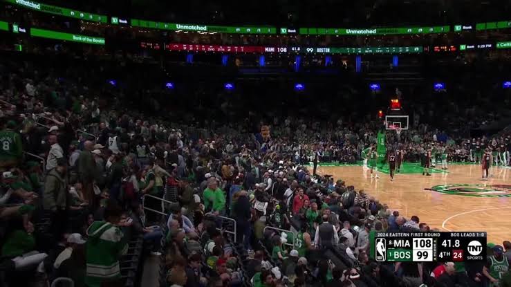 Furious fans walking out of the arena, do AI tạo