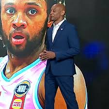 Casper Ware drops 17 first quarter points 👻🔥