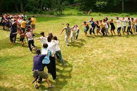 Casillas para neutralizar.(dos o cuatro jugadores por. 15 Divertidas Actividades Para Hacer Con Ninos Al Aire Libre Gastandote Muy Poco