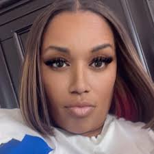 Vandra Noel (@vandra.adams) • Facebook