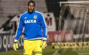 Ao contrário dos atletas da nba, a questão racial é latente entre os brasileiros, seja no campo de futebol ou outras práticas esportivas. Aranha Chega Aos 200 Jogos E Fica Prestes A Virar 2Âº Goleiro Da Historia Da Ponte Ponte Preta Ge